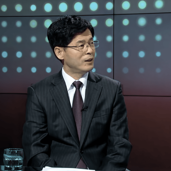 전영민 원장_전문가 프로필 정면 사진_expert detail profile photo
